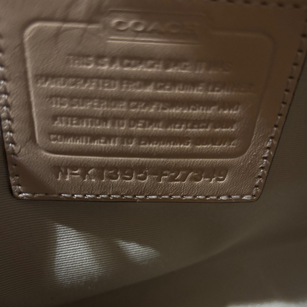 Coach F27349 - Picture 2 of 8